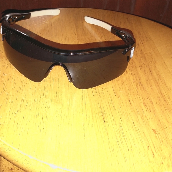 Designer SunGlass - Picture 2 of 8